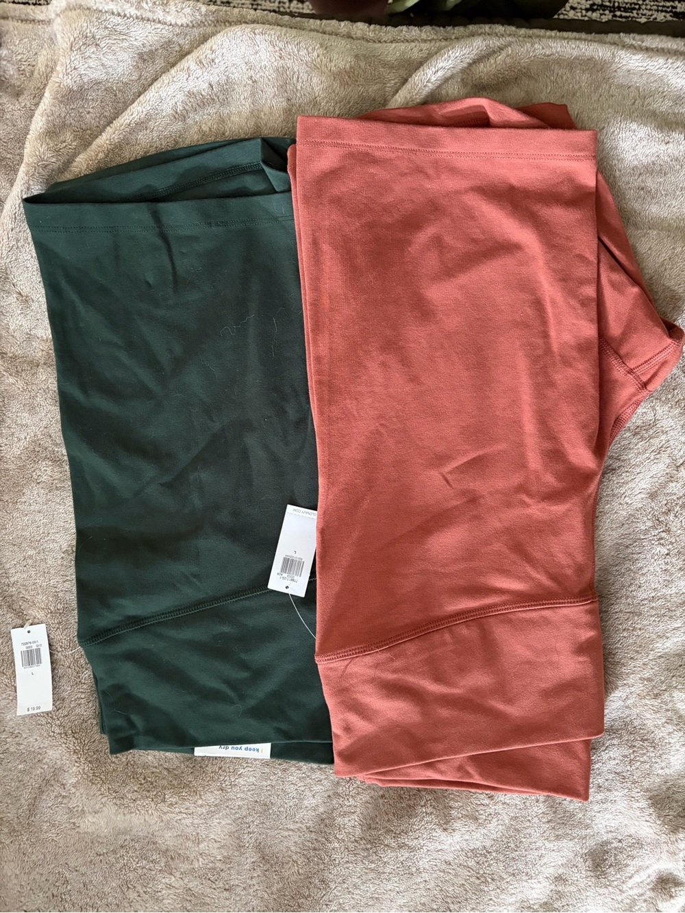 Old Navy Women's Deep Green and Rust Athletic Shorts - 2 Pack